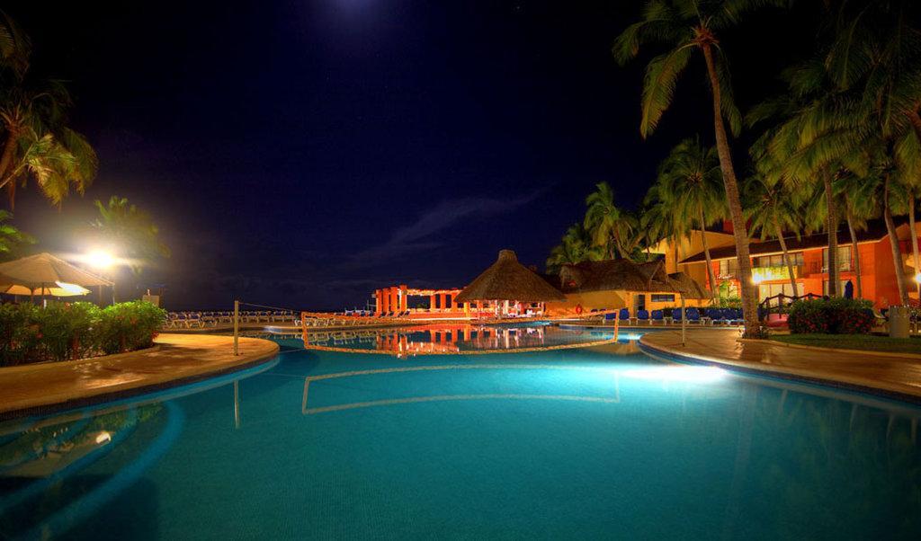 Holiday Inn Resort Ixtapa All-Inclusive By Ihg Exterior photo